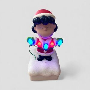 Hallmark 2015 Lucy Peanuts Light Show Christmas Figurine | Wireless Music Lights